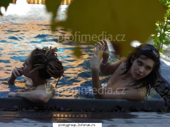 Galerie foto - cred k era kalda apa...ei au inkalzit-o... =) - tokio hotel