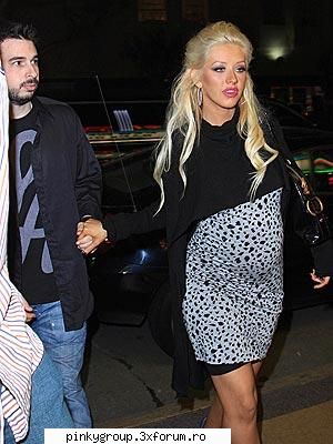 galerie foto xtina abia asteptam sal vedem micut speram seamana nu?